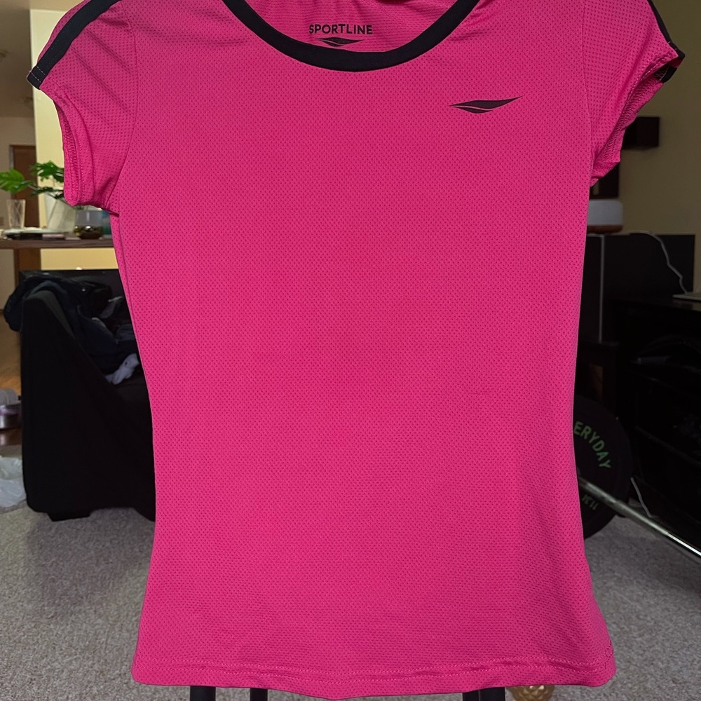 active wear fitted top